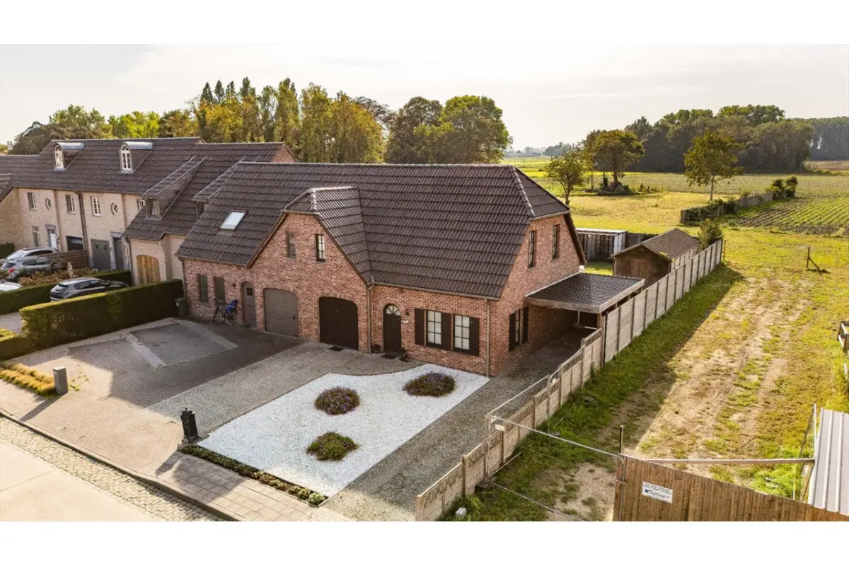 Huis te  koop in Poeke 9880 469000.00€ 3 slaapkamers 131.00m² - Zoekertje 815659