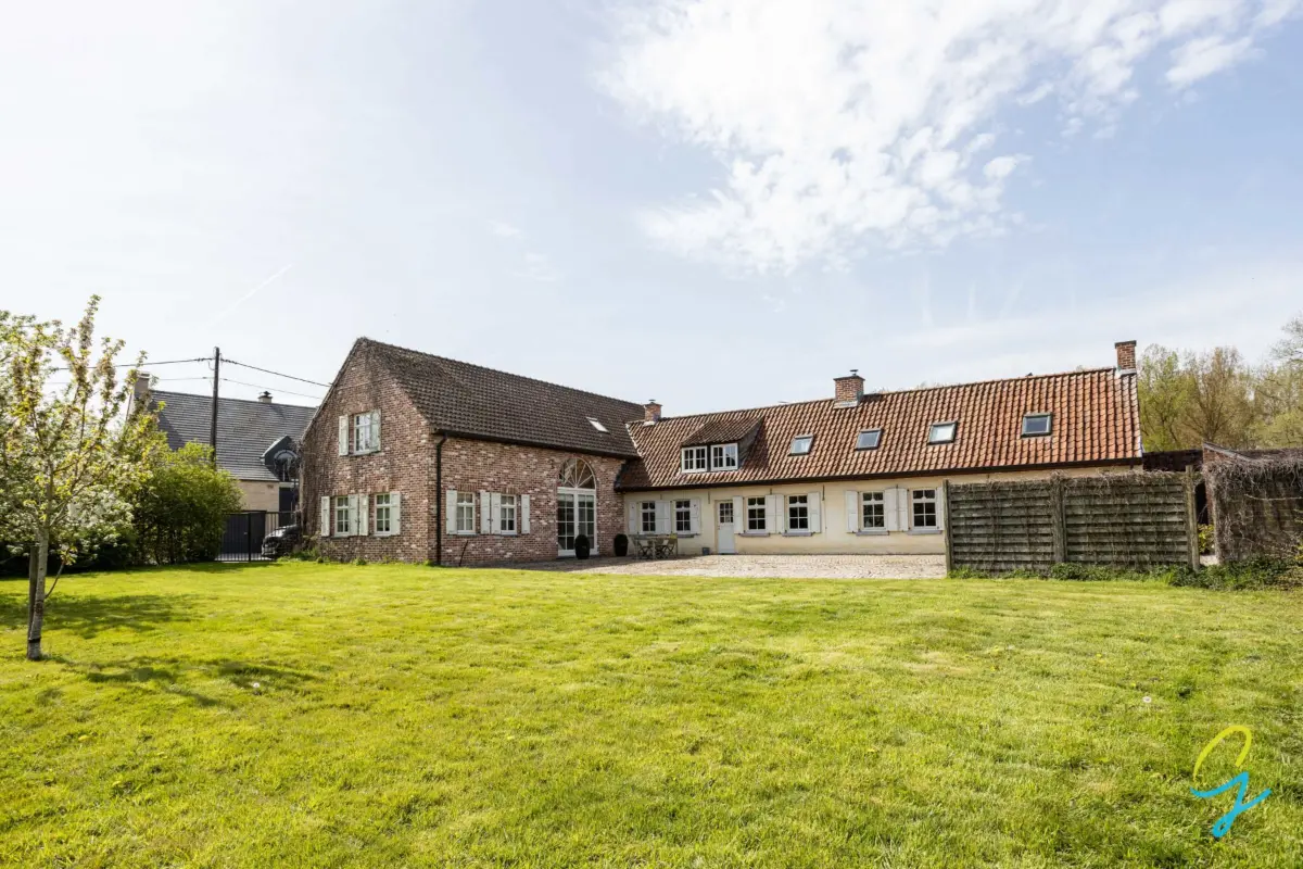 Huis te  koop in Herzele 9550 695000.00€ 4 slaapkamers 275.00m² - Zoekertje 816946
