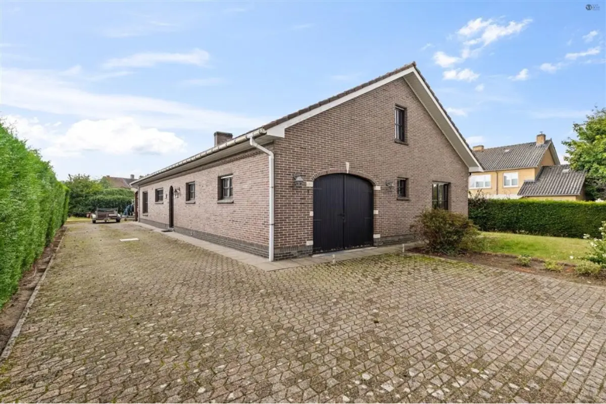 Bungalow te  koop in Moerbeke-Waas 9180 419000.00€ 3 slaapkamers 200.00m² - Zoekertje 816980
