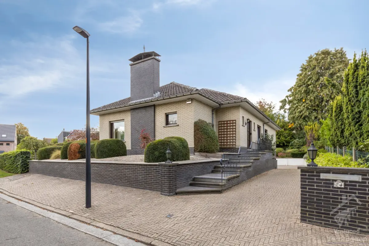Bungalow te  koop in Gijzegem 9308 395000.00€ 3 slaapkamers 141.00m² - Zoekertje 817737