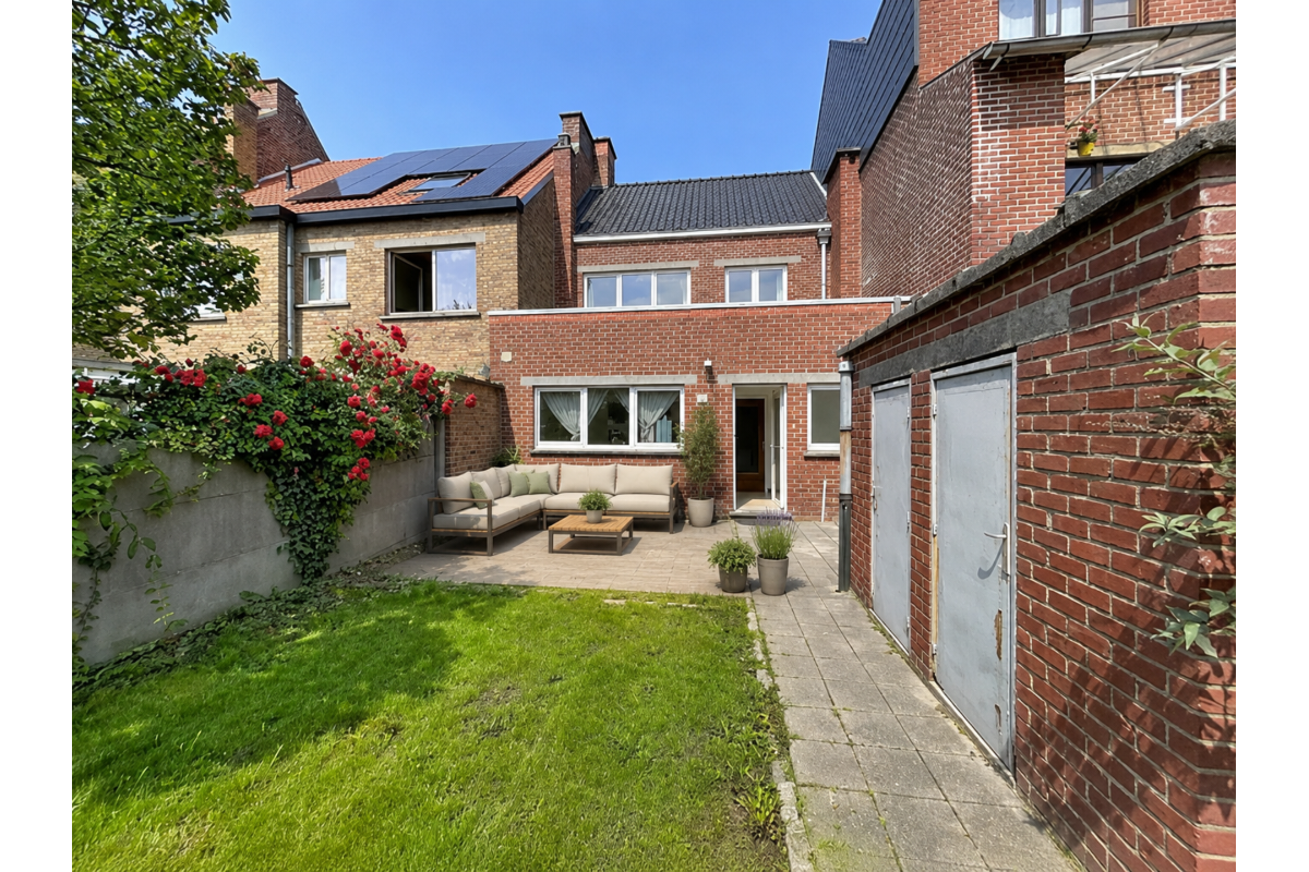 Huis te  koop in Oudenaarde 9700 304000.00€ 3 slaapkamers 160.00m² - Zoekertje 817820