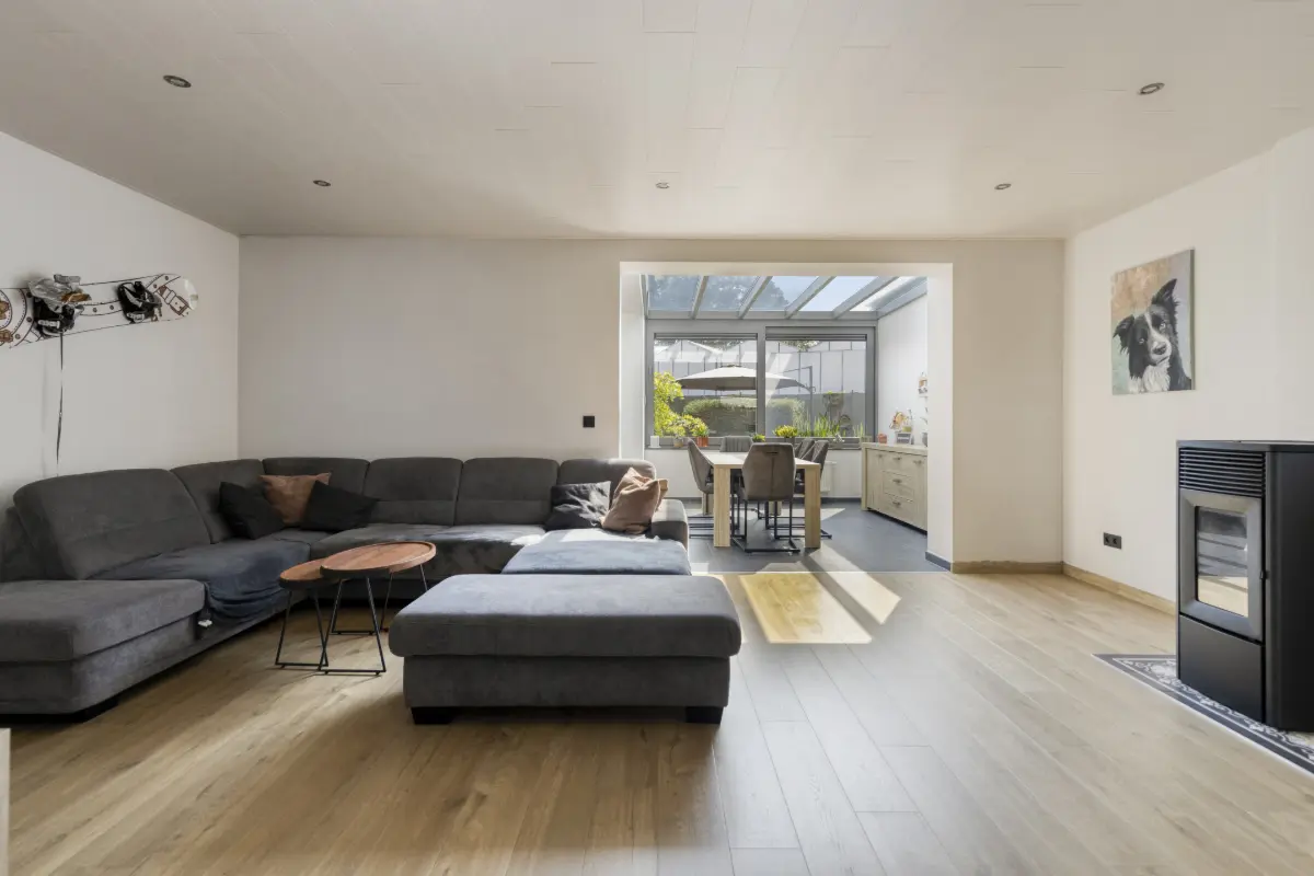Huis te  koop in Nieuwerkerken 9320 398000.00€ 2 slaapkamers 203.00m² - Zoekertje 818348