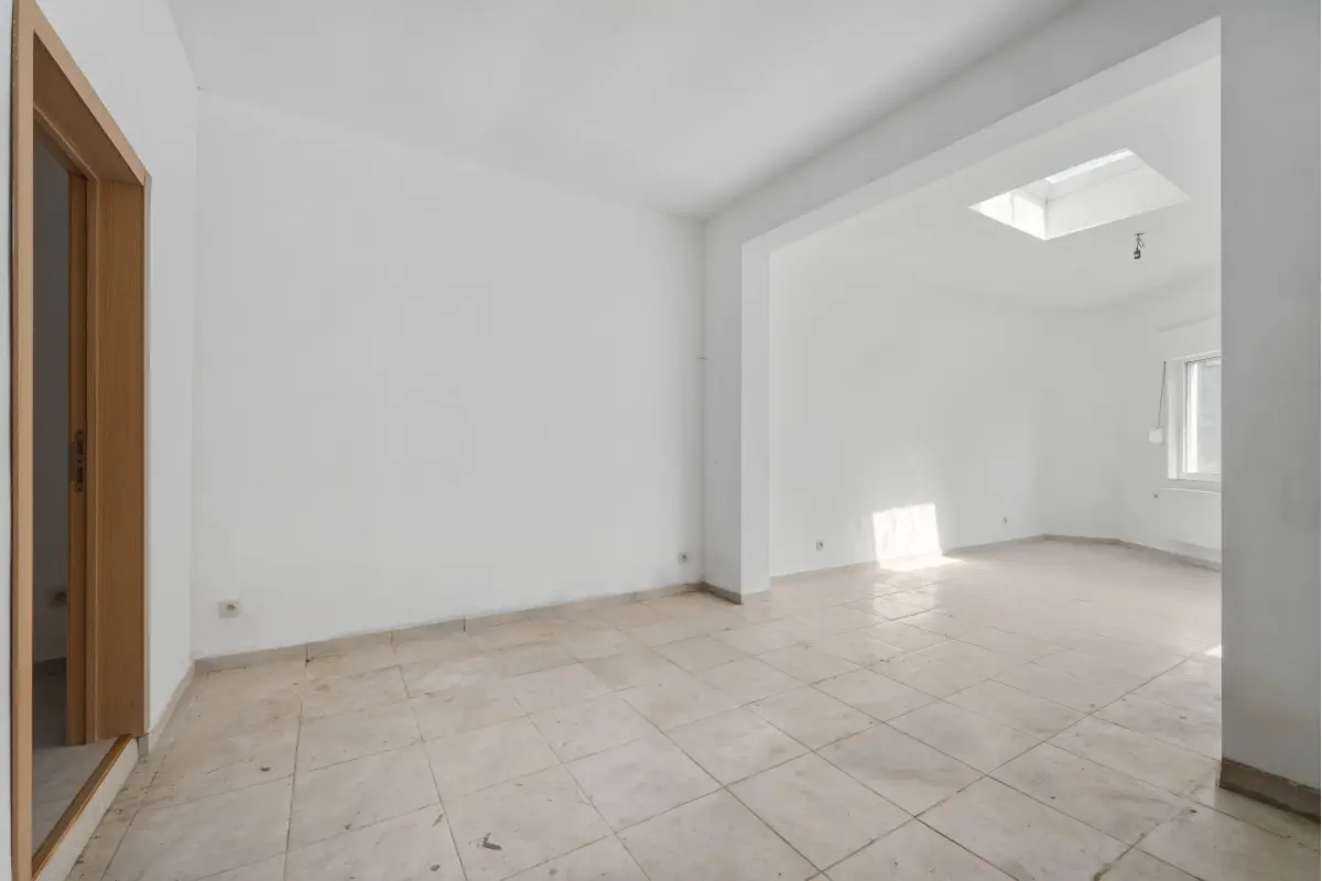 Huis te  koop in Oudegem 9200 275000.00€ 5 slaapkamers 220.00m² - Zoekertje 818467
