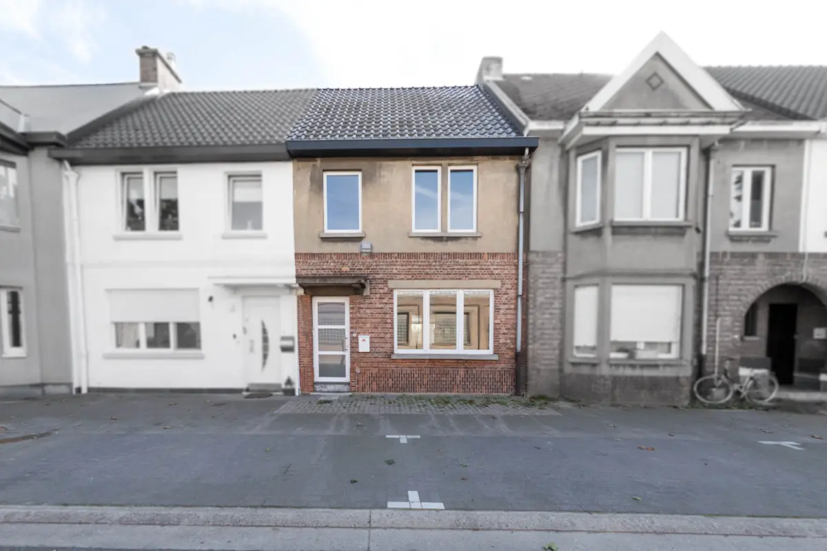 Huis te  koop in Schoonaarde 9200 295000.00€ 4 slaapkamers m² - Zoekertje 823539