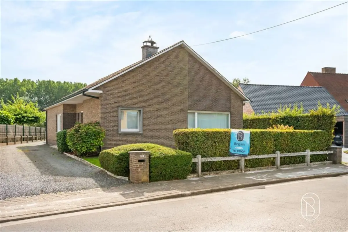 Bungalow te  koop in Berchem 9690 315000.00€ 3 slaapkamers 225.00m² - Zoekertje 824981