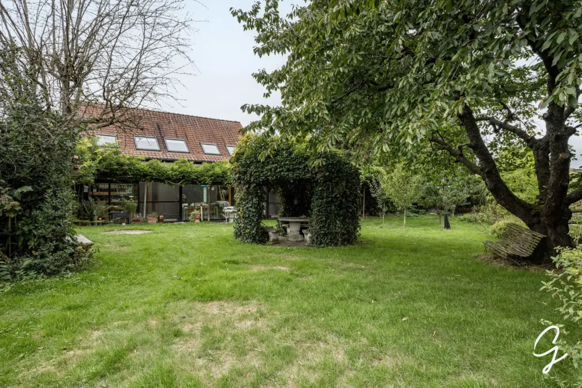 Huis te  koop in Grimminge 9506 515000.00€ 2 slaapkamers 213.00m² - Zoekertje 825772