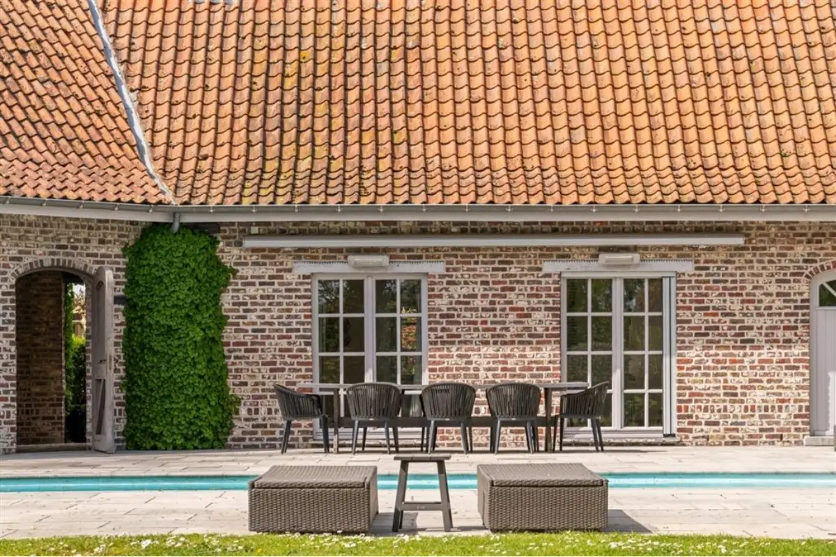 Handelszaak te  koop in Kruishoutem 9770 998500.00€ 5 slaapkamers 356.00m² - Zoekertje 825514
