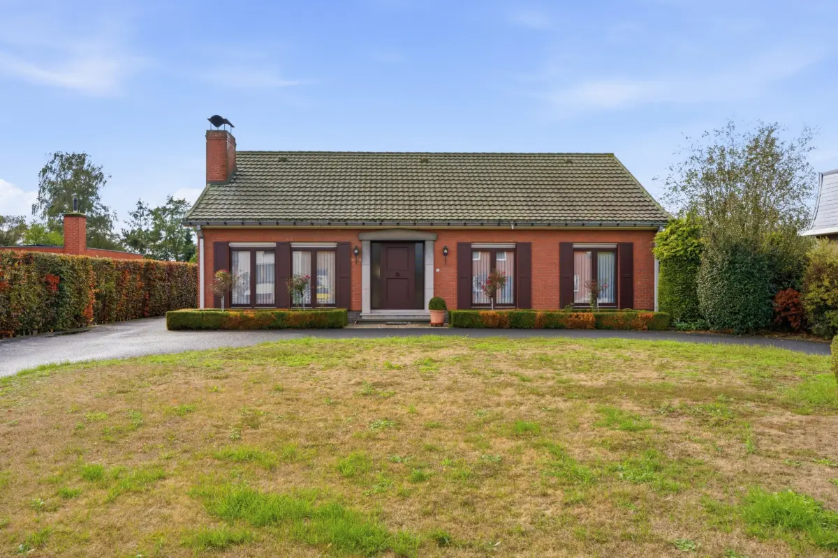 Bungalow te  koop in Evergem 9940 499000.00€ 3 slaapkamers 195.00m² - Zoekertje 826232