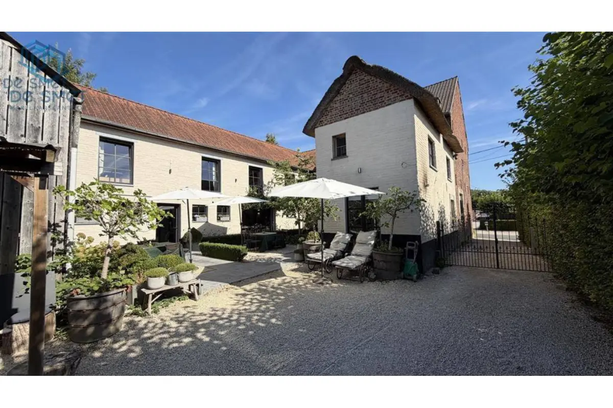Huis te  koop in Geraardsbergen 9500 749000.00€ 6 slaapkamers 583.00m² - Zoekertje 828129