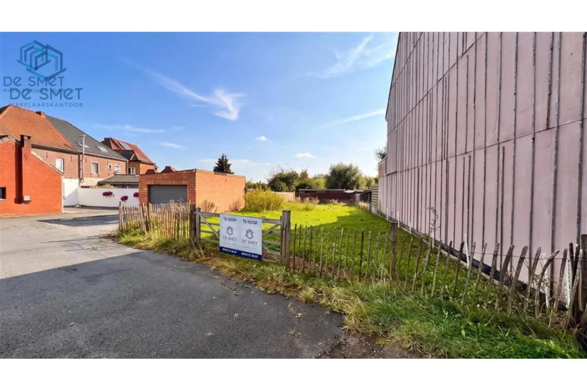 Bouwgrond te  koop in Viane 9500 124900.00€  slaapkamers m² - Zoekertje 828080