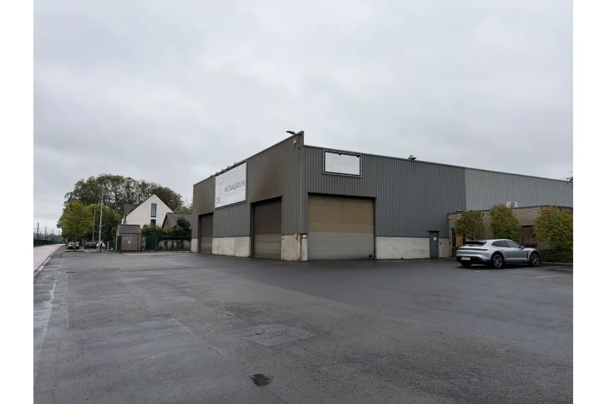 Handelszaak te  huur in Gontrode 9090 17000.00€  slaapkamers 3750.00m² - Zoekertje 829936