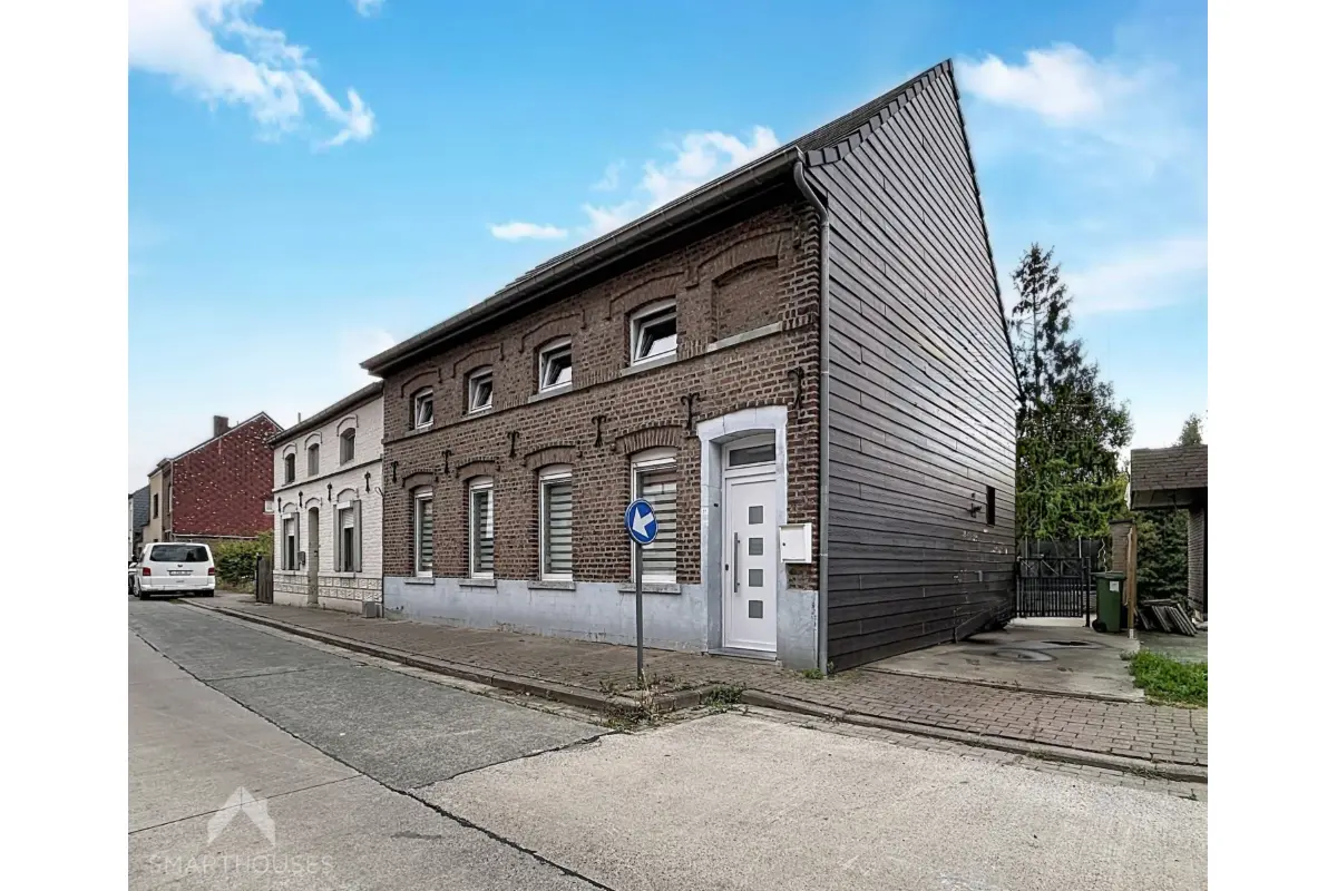 Huis te  koop in Schendelbeke 9506 349000.00€ 5 slaapkamers 165.00m² - Zoekertje 829951