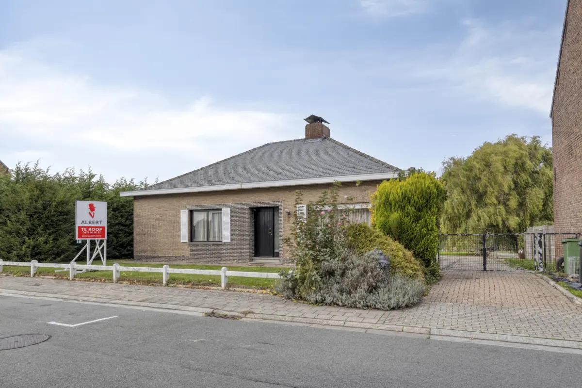 Bungalow te  koop in Outer 9406 375000.00€ 3 slaapkamers 130.00m² - Zoekertje 830275