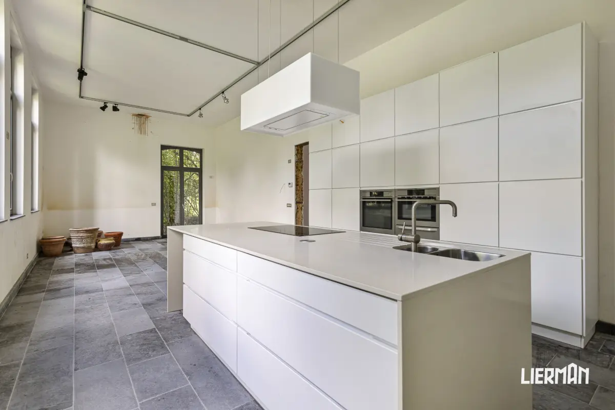 Huis te  koop in Ninove 9400 635000.00€ 5 slaapkamers 384.00m² - Zoekertje 833344
